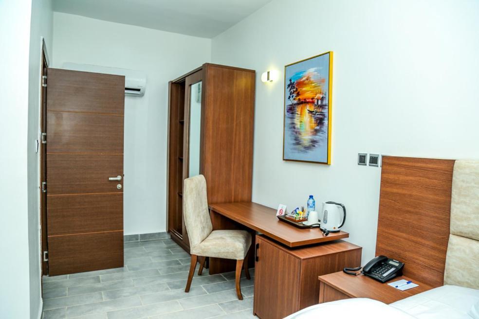 Stratton 38 Asokoro Hotel Kültér fotó